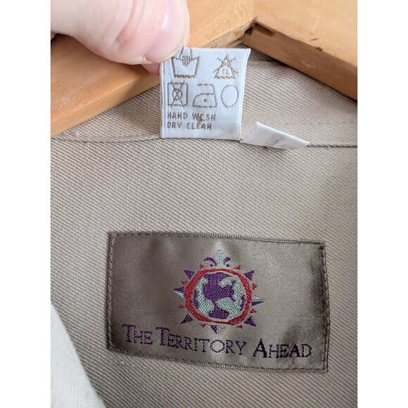 Territory Ahead Mens 100% Silk Button Up Shirt Beige L Minimalist Relaxed Staple - Picture 8 of 9